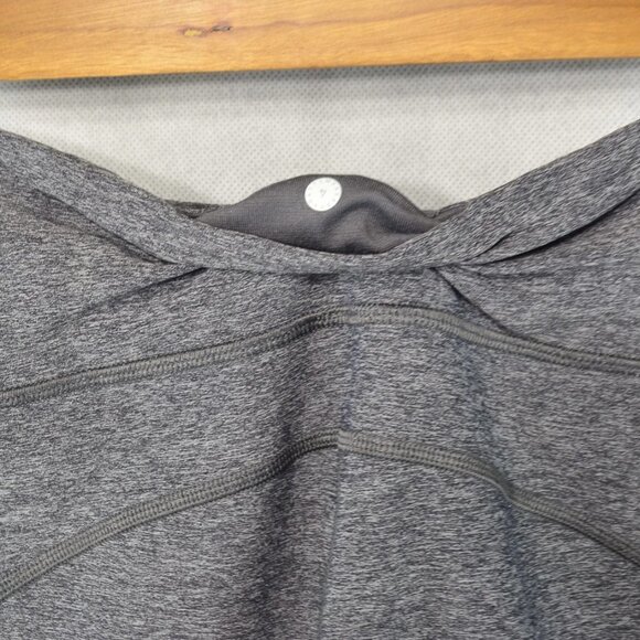 lululemon Tied To It 7/8 Tights 25" Size 4 in Heathered Black & Dark Carbon - Picture 4 of 5